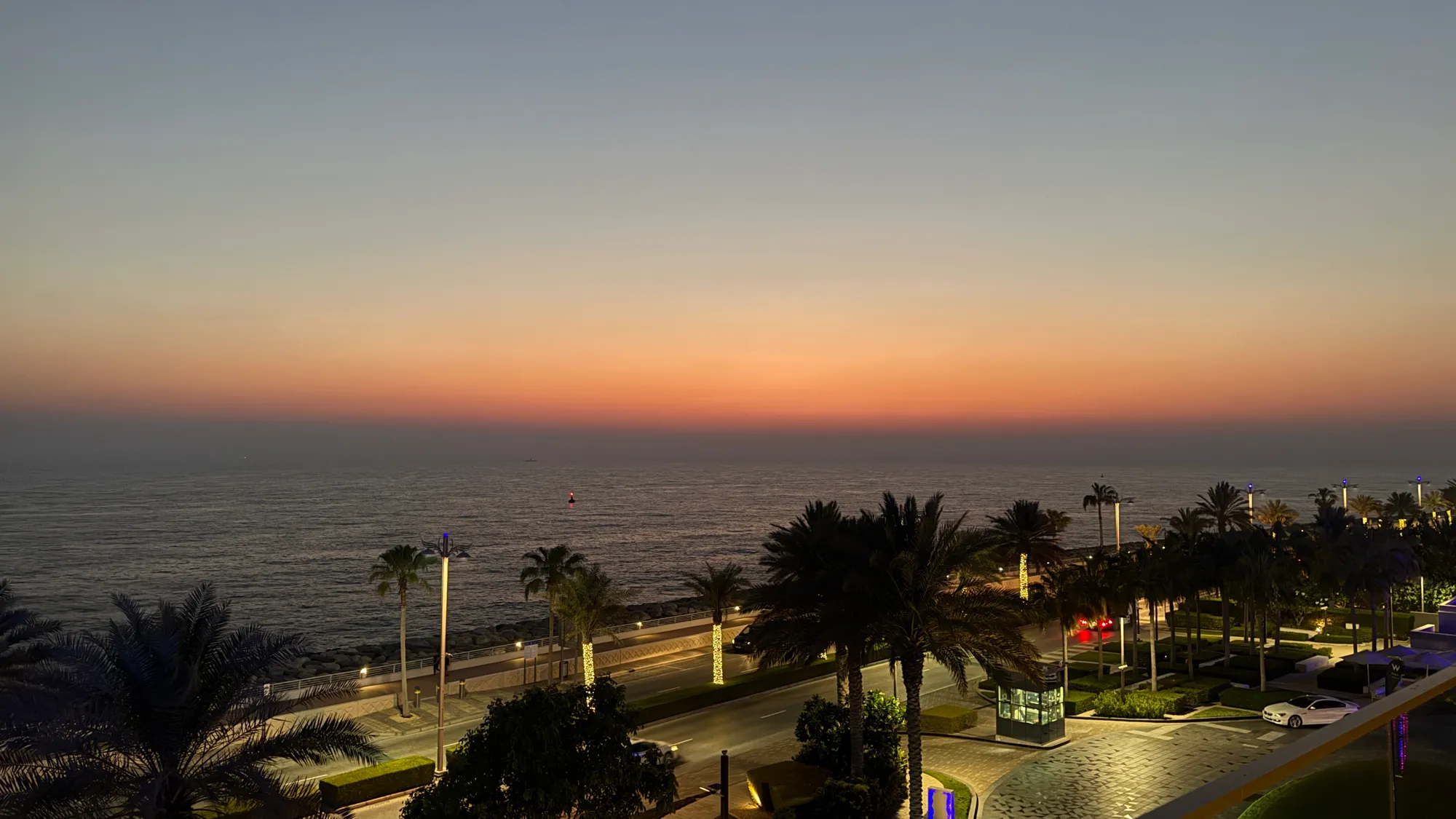 Hoàng hôn trên biển Dubai