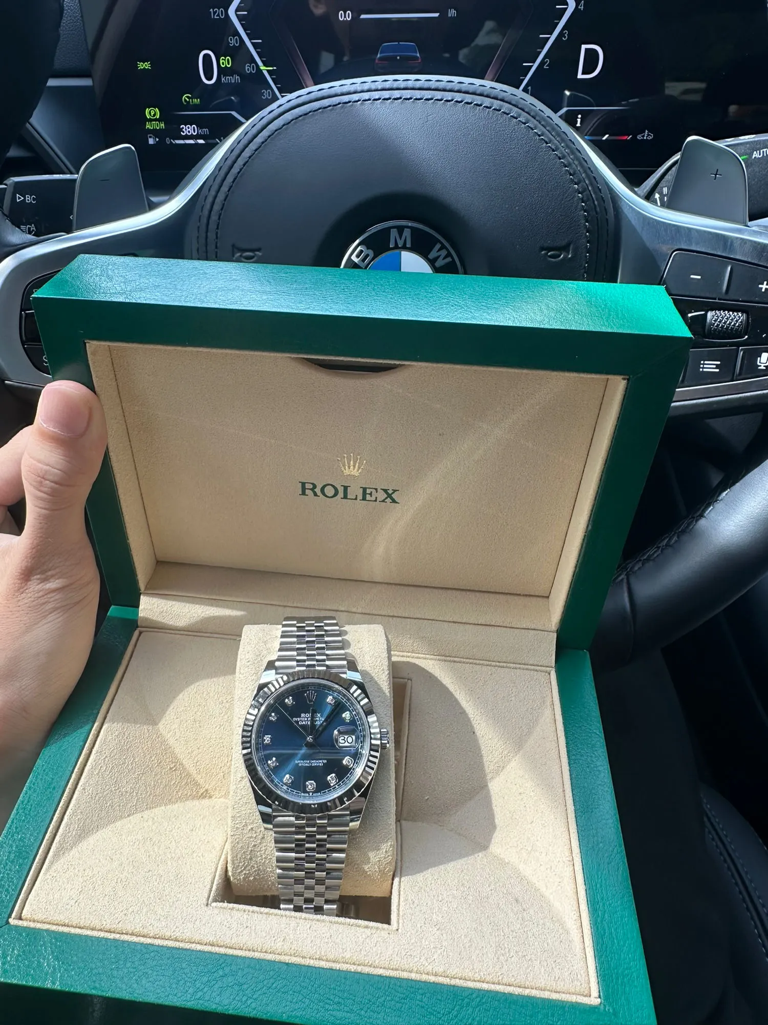 Rolex mới mua, vẫn còn trong hộp